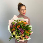 Роза кустовая  «Мисти баблс» от интернет-магазина «Лили»в Саратове
